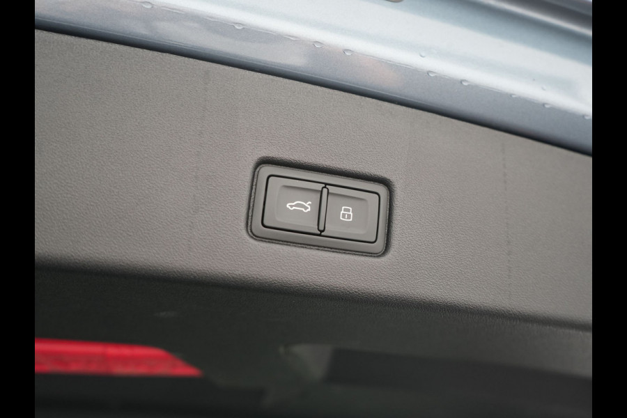 Audi Q4 e-tron 40 2x S Line 82 kWh 204pk Dealer O.H | Trekhaak Af Fabriek | Matrix LED | Keyless | Lederen Sportstoelen Verwarmd | BLIS | Apple Carplay | Lane Assist | Virtual | Navigatie | DAB | 20"L.M |