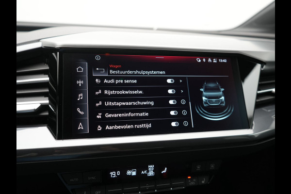 Audi Q4 e-tron 40 2x S Line 82 kWh 204pk Dealer O.H | Trekhaak Af Fabriek | Matrix LED | Keyless | Lederen Sportstoelen Verwarmd | BLIS | Apple Carplay | Lane Assist | Virtual | Navigatie | DAB | 20"L.M |
