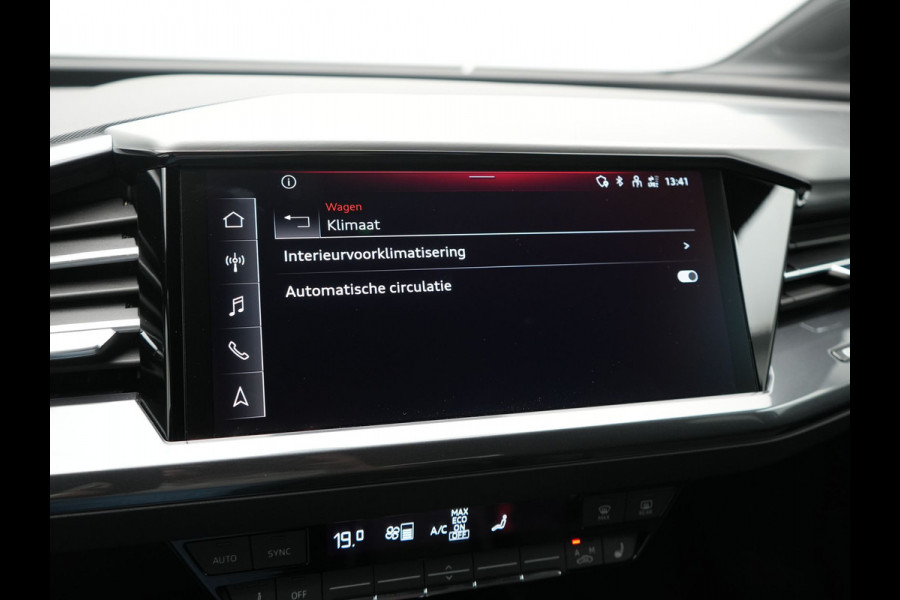 Audi Q4 e-tron 40 2x S Line 82 kWh 204pk Dealer O.H | Trekhaak Af Fabriek | Matrix LED | Keyless | Lederen Sportstoelen Verwarmd | BLIS | Apple Carplay | Lane Assist | Virtual | Navigatie | DAB | 20"L.M |