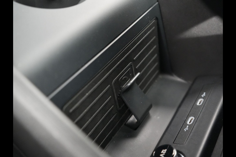 Audi Q4 e-tron 40 2x S Line 82 kWh 204pk Dealer O.H | Trekhaak Af Fabriek | Matrix LED | Keyless | Lederen Sportstoelen Verwarmd | BLIS | Apple Carplay | Lane Assist | Virtual | Navigatie | DAB | 20"L.M |