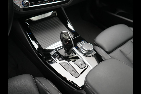 BMW X3 xDrive30e M Sport PHEV 293pk Dealer O.H. | Panodak | Adaptive Cruise | Head Up | 360 Camera | Harman / Kardon | Lederen Sportstoelen Ventilatie & Memory | Keyless | Blis | Stoelen & Stuur Verwarmd | Adaptive LED | Sfeerverlichting | Plug In Hybrid |