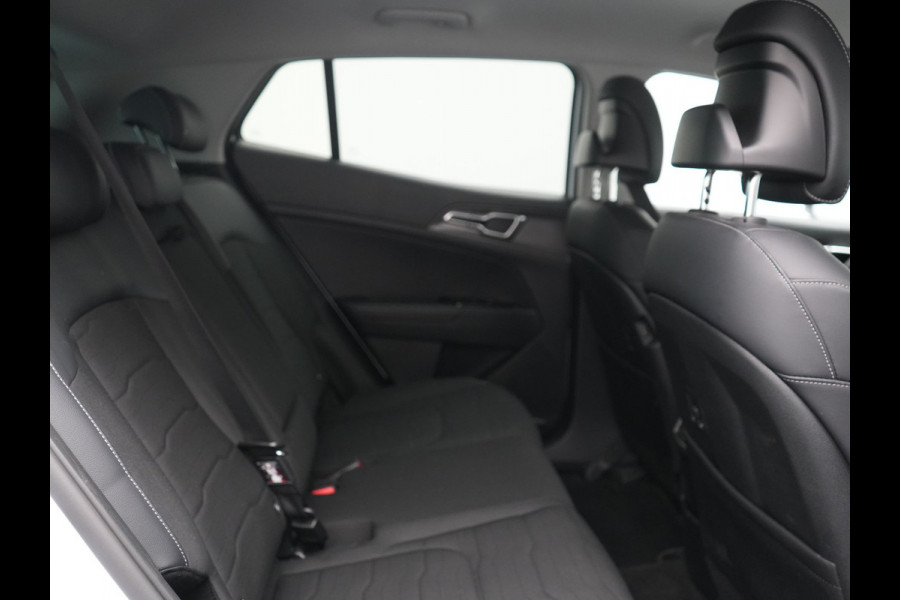 Kia Sportage 1.6 T-GDi PHEV AWD DynamicLine 265pk Dealer O.H | Adaptive Cruise | Camera | Sportstoelen & Stuur Verwarmd | Apple Carplay | Pilot Assist | Navigatie | Virtual | DAB | 19"L.M | Plug In Hybrid |