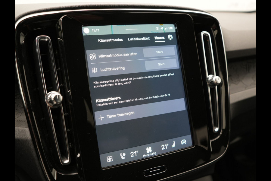 Volvo XC40 Single Motor Long Range Plus 82 kWh 252pk Dealer O.H | Trekhaak Af Fabriek | Camera | Adaptive Cruise | Sportstoelen Verwarmd | Pilot Assist | Google Assistant & Maps | BLIS | Keyless | Virtual | Navigatie | DAB | 19"L.M |