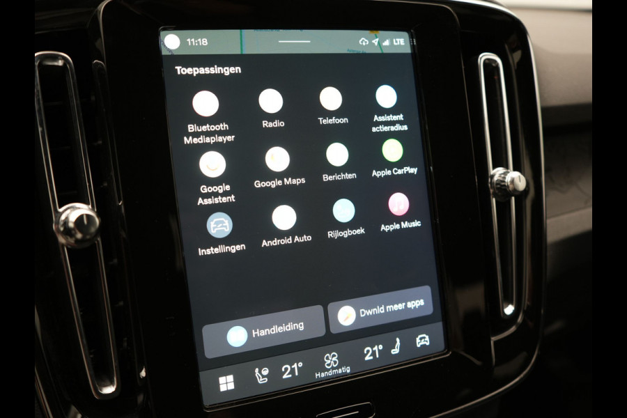 Volvo XC40 Single Motor Long Range Plus 82 kWh 252pk Dealer O.H | Trekhaak Af Fabriek | Camera | Adaptive Cruise | Sportstoelen Verwarmd | Pilot Assist | Google Assistant & Maps | BLIS | Keyless | Virtual | Navigatie | DAB | 19"L.M |