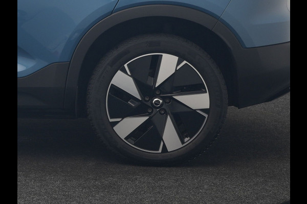 Volvo XC40 Single Motor Long Range Plus 82 kWh 252pk Dealer O.H | Trekhaak Af Fabriek | Camera | Adaptive Cruise | Sportstoelen Verwarmd | Pilot Assist | Google Assistant & Maps | BLIS | Keyless | Virtual | Navigatie | DAB | 19"L.M |