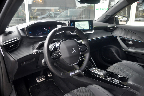 Peugeot 2008 1.2 PureTech 130 PK GT EAT8 | 20.000 km! | Trekhaak | Navi