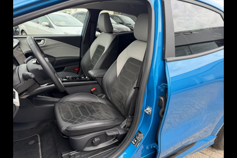 Ford Puma Gen-E Premium 44 kWh | 3100 KM | Driver Pack | Winter Pack | All Weather Banden | Trekhaak | Verlengde fabrieksgarantie tot 08-2029