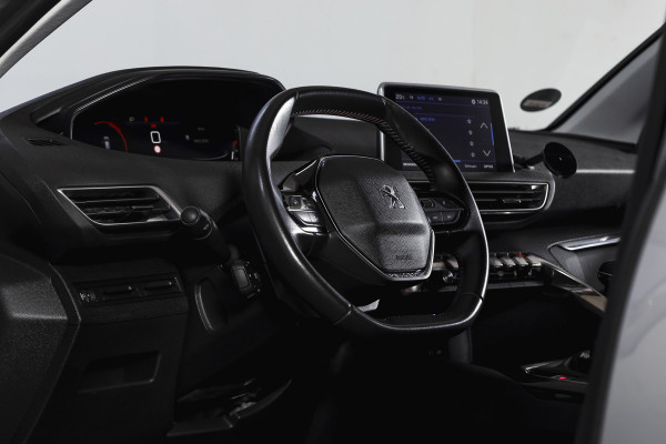 Peugeot 3008 1.2 PureTech Active 131 PK | Dig. Cockpit | Cruise | Stoelverw. | PDC | ECC | Trekhaak | LM 17" |