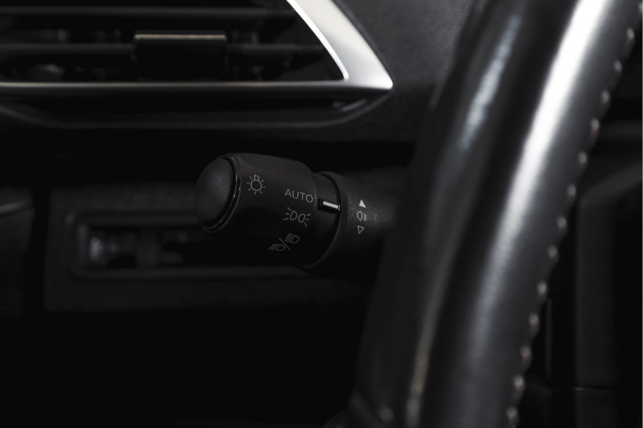 Peugeot 3008 1.2 PureTech Active 131 PK | Dig. Cockpit | Cruise | Stoelverw. | PDC | ECC | Trekhaak | LM 17" |