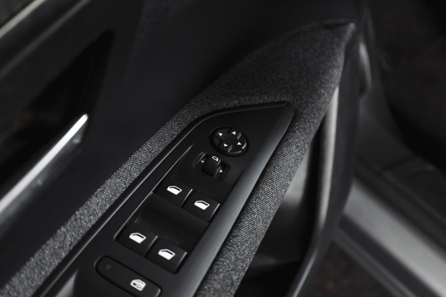Peugeot 3008 1.2 PureTech Active 131 PK | Dig. Cockpit | Cruise | Stoelverw. | PDC | ECC | Trekhaak | LM 17" |