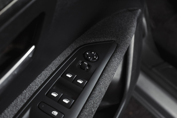 Peugeot 3008 1.2 PureTech Active 131 PK | Dig. Cockpit | Cruise | Stoelverw. | PDC | ECC | Trekhaak | LM 17" |
