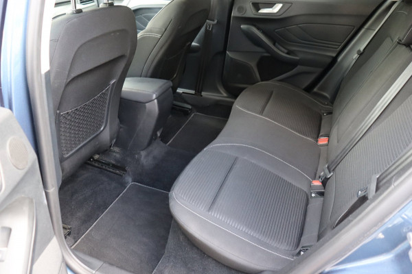 Ford Focus 1.0 EcoBoost Hybrid Titanium X org.NL driver+ winterpack camera