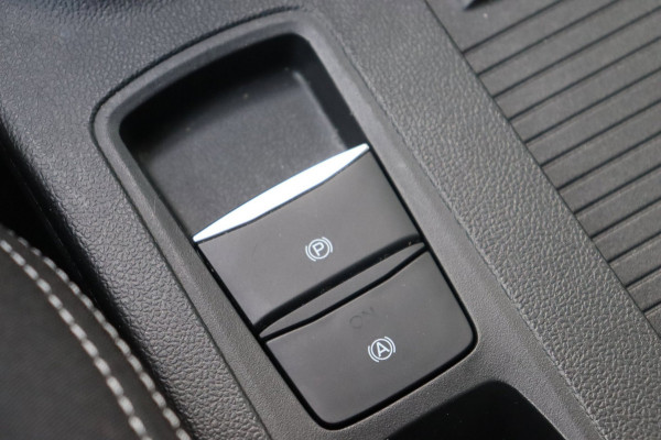 Ford Focus 1.0 EcoBoost Hybrid Titanium X org.NL driver+ winterpack camera