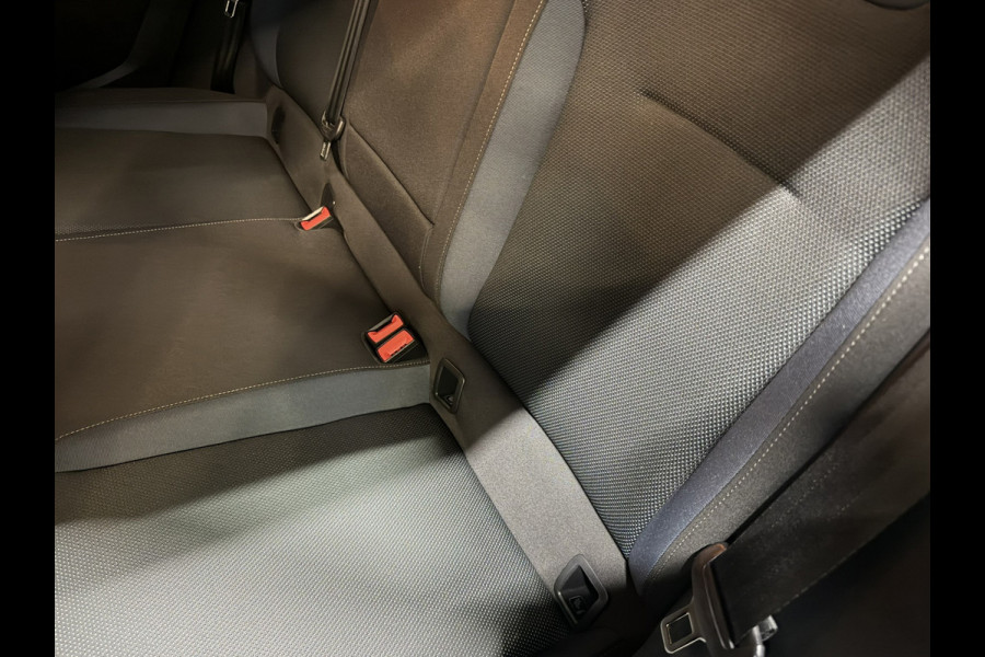 Seat Ateca 1.0 EcoTSI Style Edition|Lava Blue|Dealer Onderhouden|AllSeason|Virtual Cockpit|LED|Navi|CarPlay|Cruise|PDC|Rijklaar