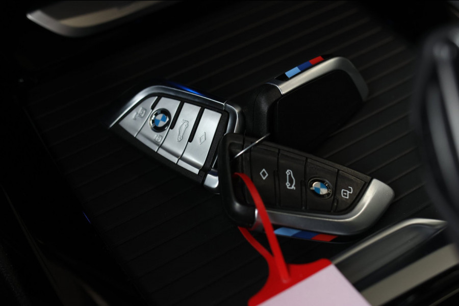 BMW X3 XDrive30e M-Sport *Pano*H/K*360 Camera*Trekhaak*Head-Up*