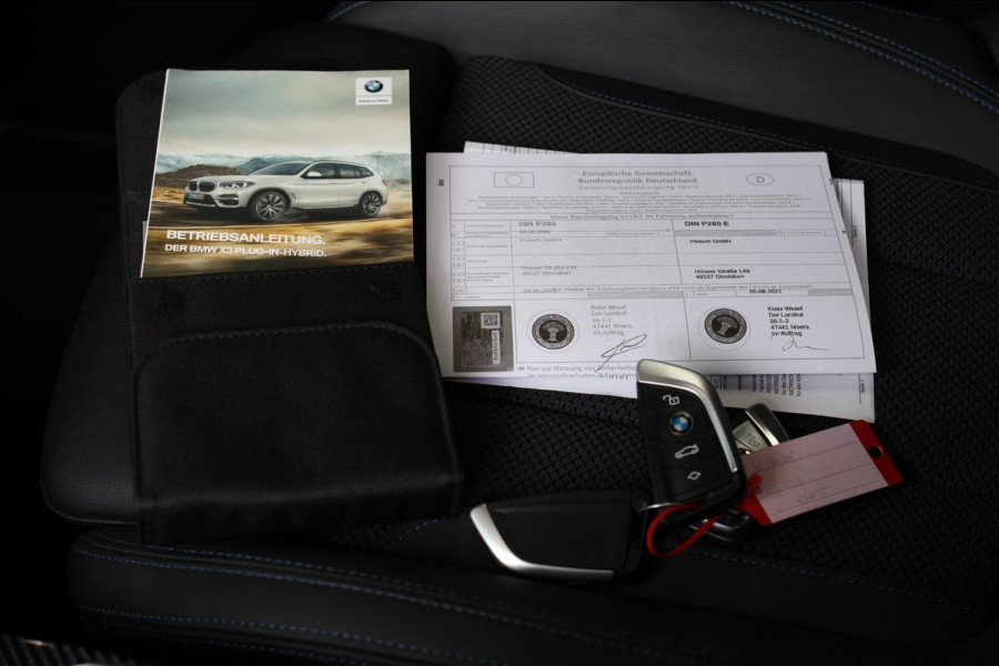 BMW X3 XDrive30e M-Sport *Pano*H/K*360 Camera*Trekhaak*Head-Up*
