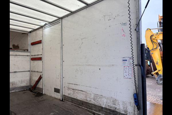 Iveco Daily 35C16 3.0 160PK Laadklep Zijdeur Camera Climate Control Bluetooth Bakwagen Meubelbak Koffer
