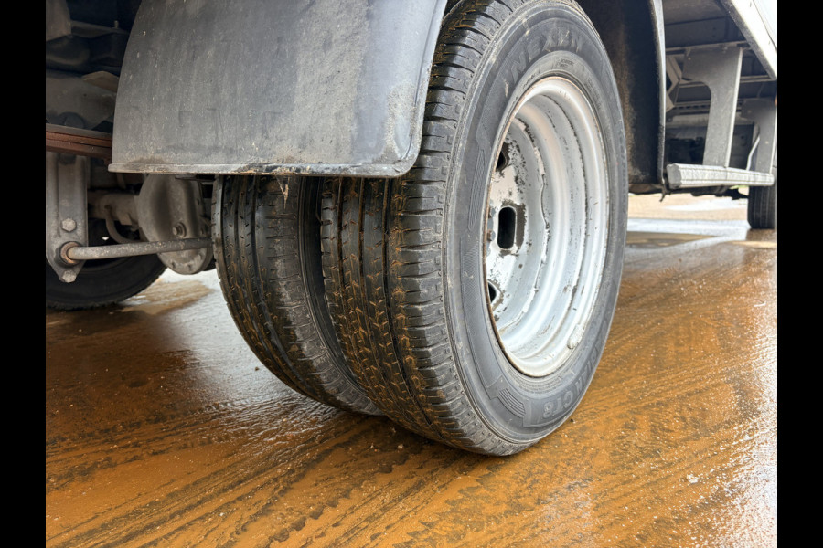 Iveco Daily 35C16 3.0 160PK Laadklep Zijdeur Camera Climate Control Bluetooth Bakwagen Meubelbak Koffer
