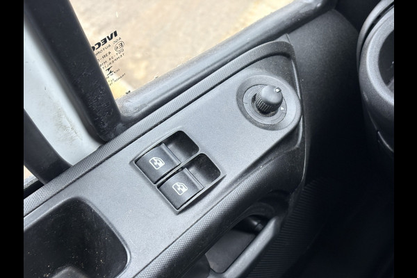 Iveco Daily 35C16 3.0 160PK Laadklep Zijdeur Camera Climate Control Bluetooth Bakwagen Meubelbak Koffer