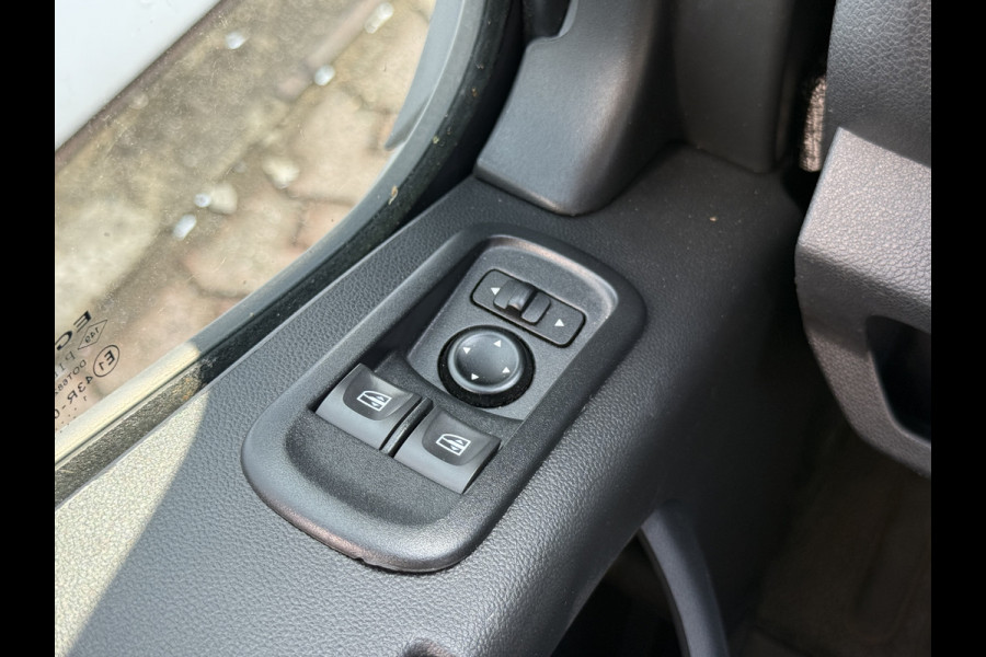 Renault Master Plancher T35 2.3 DCI 150PK Lowliner Bakwagen Airco Cruise Control Camera Foodtruck Meubelbak Paardenwagen