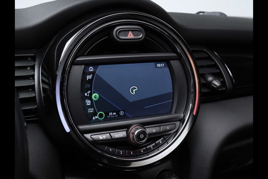 MINI Cabrio 1.5 Cooper Chili Sport (CABRIO,NAVI,CAMERA,STOELVERWARMING,XENON,CLIMATE,CRUISE,BLACK EDTION,SPORTSTOELEN,LM VELGEN)
