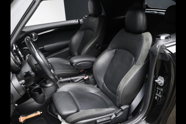 MINI Cabrio 1.5 Cooper Chili Sport (CABRIO,NAVI,CAMERA,STOELVERWARMING,XENON,CLIMATE,CRUISE,BLACK EDTION,SPORTSTOELEN,LM VELGEN)