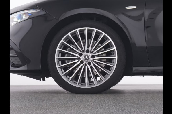 Mercedes-Benz A-Klasse 250e AMG ** NIGHT, LEDER, TREKH, PANO, MEMO, 2-Zone CLIMA, 19-inch LMV,  ** 1e EIG - UNFALLFREI ** ** INFORMEER OOK NAAR ONZE AANTREKKELIJKE FINANCIAL-LEASE TARIEVEN **