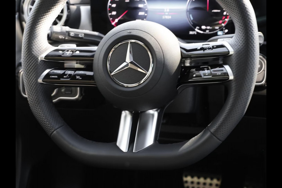 Mercedes-Benz A-Klasse 250e AMG ** NIGHT, LEDER, TREKH, PANO, MEMO, 2-Zone CLIMA, 19-inch LMV,  ** 1e EIG - UNFALLFREI ** ** INFORMEER OOK NAAR ONZE AANTREKKELIJKE FINANCIAL-LEASE TARIEVEN **