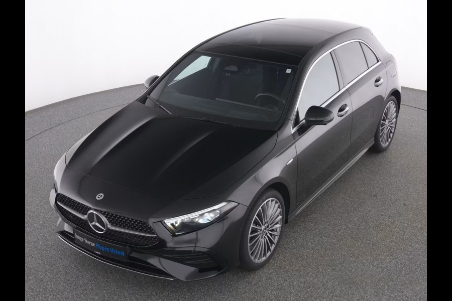 Mercedes-Benz A-Klasse 250e AMG ** NIGHT, LEDER, TREKH, PANO, MEMO, 2-Zone CLIMA, 19-inch LMV,  ** 1e EIG - UNFALLFREI ** ** INFORMEER OOK NAAR ONZE AANTREKKELIJKE FINANCIAL-LEASE TARIEVEN **