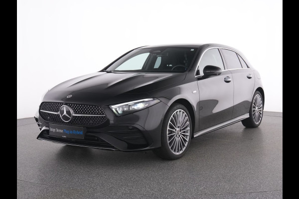 Mercedes-Benz A-Klasse 250e AMG ** NIGHT, LEDER, TREKH, PANO, MEMO, 2-Zone CLIMA, 19-inch LMV,  ** 1e EIG - UNFALLFREI ** ** INFORMEER OOK NAAR ONZE AANTREKKELIJKE FINANCIAL-LEASE TARIEVEN **