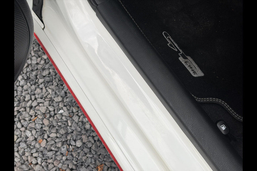 Kia Picanto 1.0 T-GDI GT-Line 102pk l Draadloze telefoonlader l Carplay l 2e Eigenaar l Keyless l Camera l Stoelverw-Stuurverw l Leder l Navi l Airco l Cruise l Lm velgen l Pdc l N.A.P l Net beurt gehad l Apk tot 09-2027