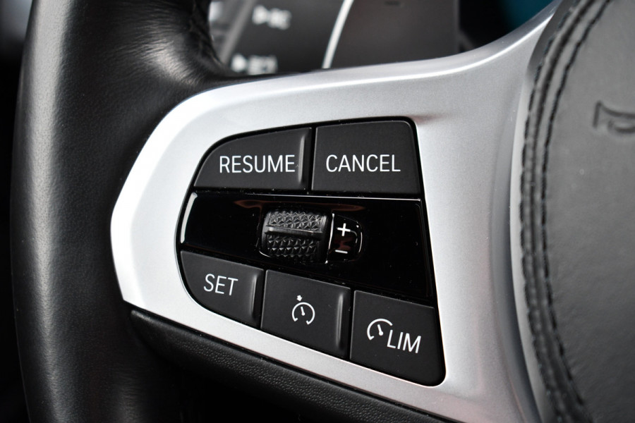 BMW X3 xDrive30e M-Sport M-zetels Pano HUD 360-cam Adp-demping 20inch