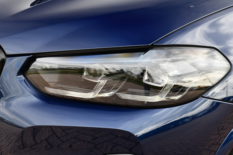 BMW X3 xDrive30e M-Sport M-zetels Pano HUD 360-cam Adp-demping 20inch