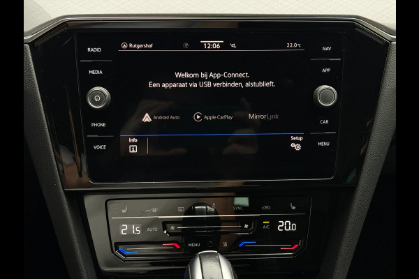 Volkswagen Passat Variant 1.4 TSI PHEV GTE | Camera | Sfeer | Carplay | Halfleder | Massage | Virtual | 1e eig.