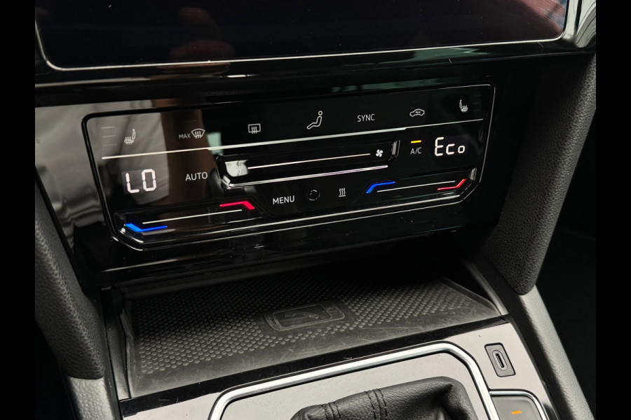 Volkswagen Passat Variant 1.4 TSI PHEV GTE | Camera | Sfeer | Carplay | Halfleder | Massage | Virtual | 1e eig.