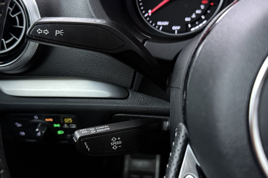 Audi A3 Sportback 1.0 TFSI Sport S Line Edition (NAVIGATIE, CLIMA, LED, PDC, CRUISE, S-LINE)