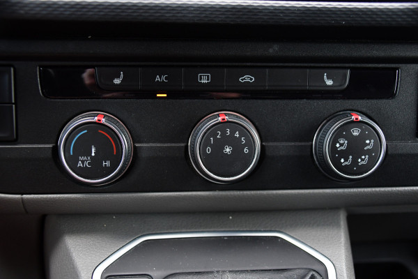 Volkswagen Transporter 2.0 TDI L2H1 30 DC Bulli Black Edition Adaptieve Cruise, Virtual, Camera, Carplay, Stoelverwarming, LED, 2 x Schuifdeur, Automaat, Trekhaak, Sensoren, Uniek!