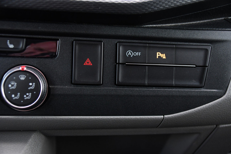 Volkswagen Transporter 2.0 TDI L2H1 30 DC Bulli Black Edition Adaptieve Cruise, Virtual, Camera, Carplay, Stoelverwarming, LED, 2 x Schuifdeur, Automaat, Trekhaak, Sensoren, Uniek!