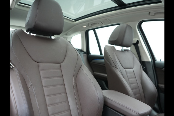 BMW X3 xDrive30e PHEV FACELIFT 293pk Dealer O.H | Panodak | 360 Camera | Adaptive Cruise | Head Up | Lederen Sportstoelen Verwarmd | Keyless | BLIS | Apple Carplay | Navigatie | Virtual | DAB | 19"L.M | Plug In Hybrid |