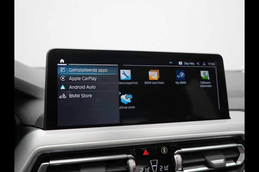 BMW X3 xDrive30e PHEV FACELIFT 293pk Dealer O.H | Panodak | 360 Camera | Adaptive Cruise | Head Up | Lederen Sportstoelen Verwarmd | Keyless | BLIS | Apple Carplay | Navigatie | Virtual | DAB | 19"L.M | Plug In Hybrid |