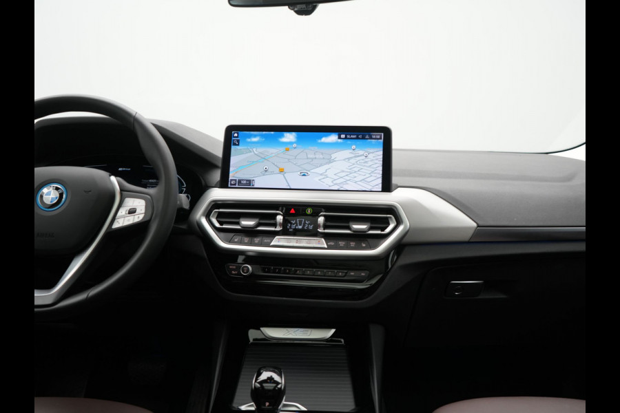 BMW X3 xDrive30e PHEV FACELIFT 293pk Dealer O.H | Panodak | 360 Camera | Adaptive Cruise | Head Up | Lederen Sportstoelen Verwarmd | Keyless | BLIS | Apple Carplay | Navigatie | Virtual | DAB | 19"L.M | Plug In Hybrid |