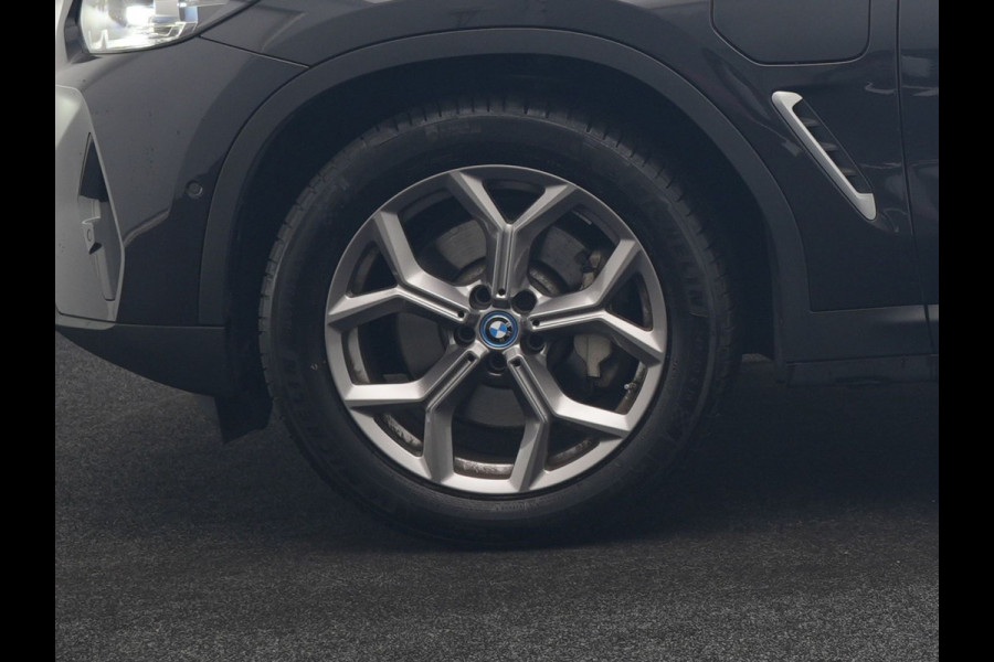 BMW X3 xDrive30e PHEV FACELIFT 293pk Dealer O.H | Panodak | 360 Camera | Adaptive Cruise | Head Up | Lederen Sportstoelen Verwarmd | Keyless | BLIS | Apple Carplay | Navigatie | Virtual | DAB | 19"L.M | Plug In Hybrid |