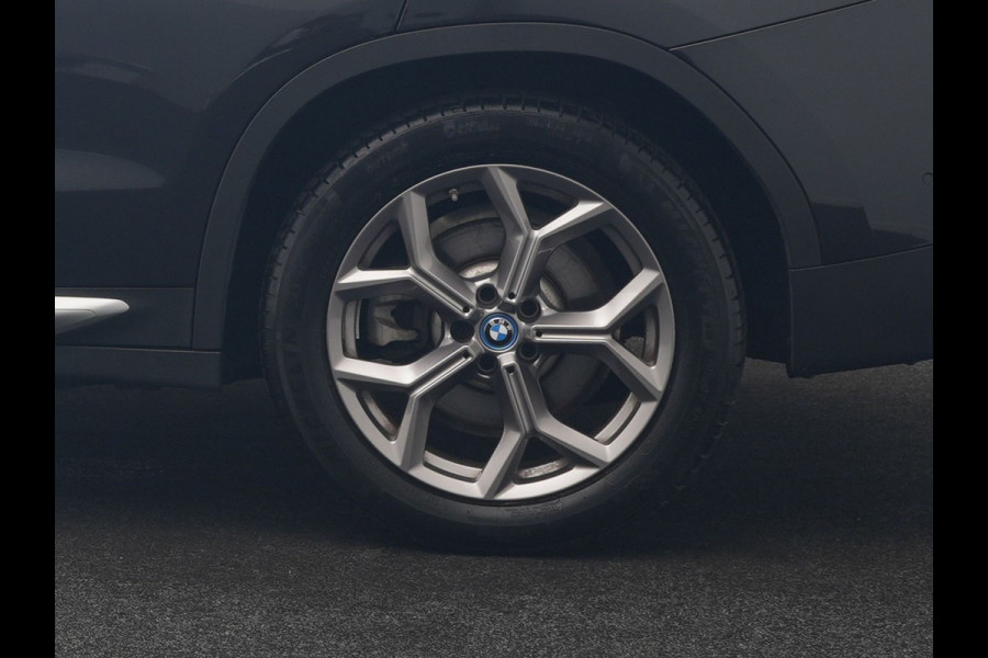 BMW X3 xDrive30e PHEV FACELIFT 293pk Dealer O.H | Panodak | 360 Camera | Adaptive Cruise | Head Up | Lederen Sportstoelen Verwarmd | Keyless | BLIS | Apple Carplay | Navigatie | Virtual | DAB | 19"L.M | Plug In Hybrid |