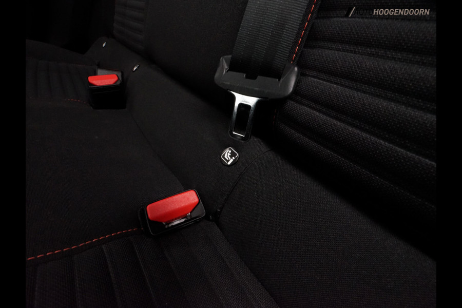 Peugeot 208 1.2 PureTech Active Pack (APPLE CARPLAY,LED VERLICHTING,PARKEERSENSOREN,SPORTSTOELEN,