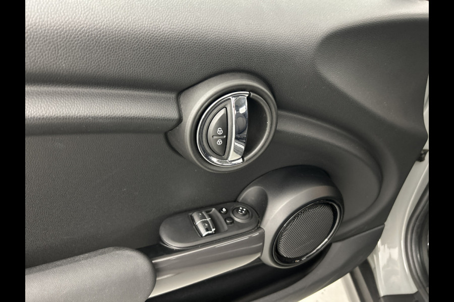 MINI Cooper 3-Drs 1.5 one Essential Facelift Digital Cockpit/Carplay/Navi/Keyless entry/Park.sens