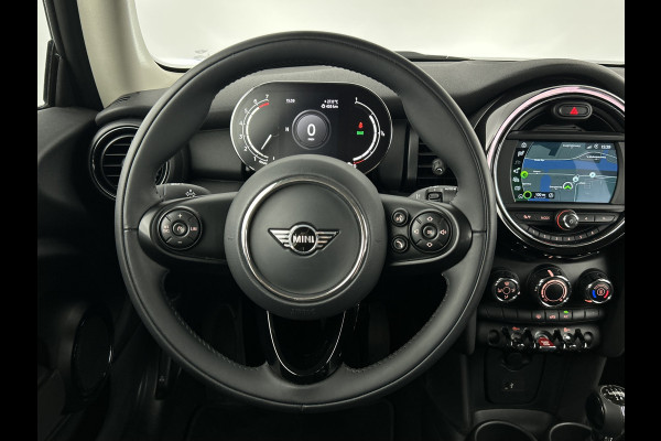 MINI Cooper 3-Drs 1.5 one Essential Facelift Digital Cockpit/Carplay/Navi/Keyless entry/Park.sens