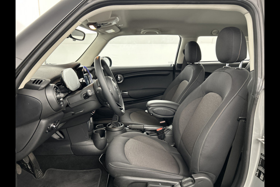 MINI Cooper 3-Drs 1.5 one Essential Facelift Digital Cockpit/Carplay/Navi/Keyless entry/Park.sens