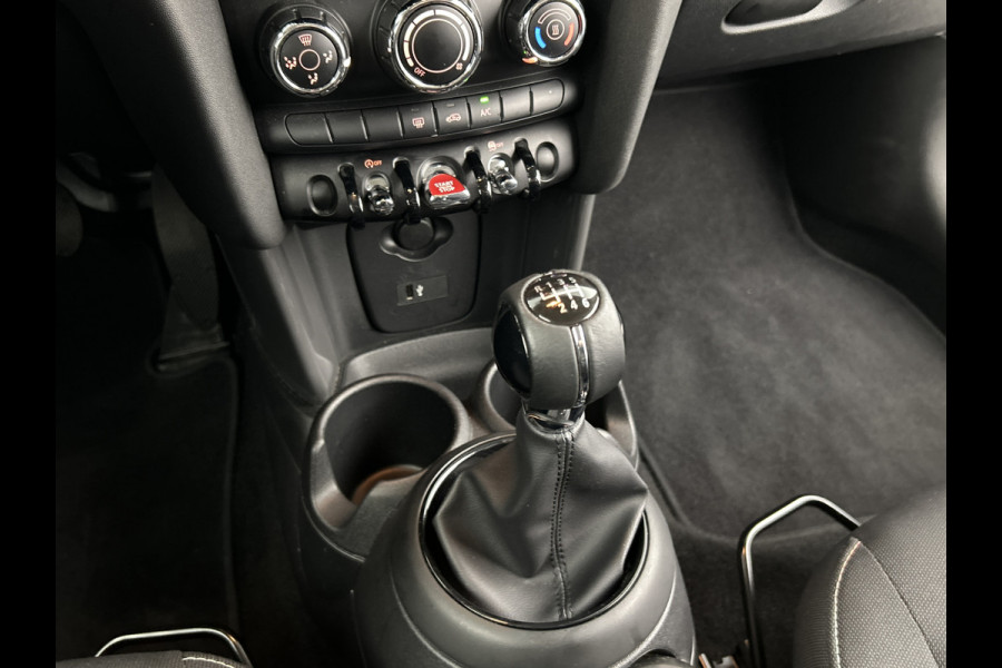 MINI Cooper 3-Drs 1.5 one Essential Facelift Digital Cockpit/Carplay/Navi/Keyless entry/Park.sens