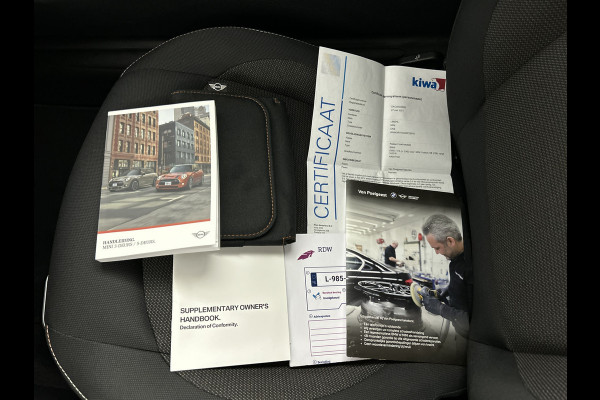 MINI Cooper 3-Drs 1.5 one Essential Facelift Digital Cockpit/Carplay/Navi/Keyless entry/Park.sens