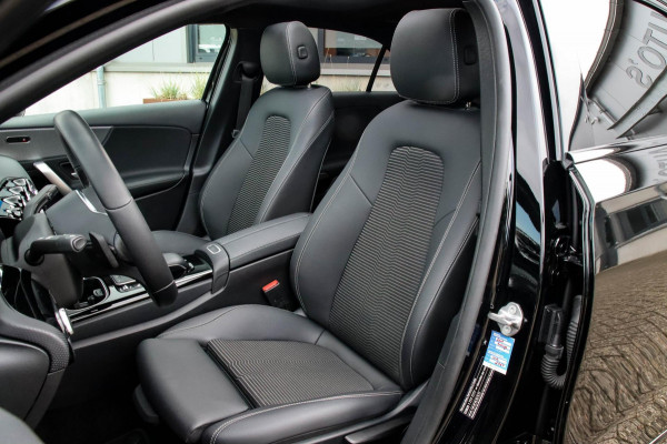 Mercedes-Benz A-Klasse 250 e Limousine Launch Sport Edition 8G Automaat 218pk! 1e|Panoramadak|Widescreen|LED|Leder|Burmester|Sfeer
